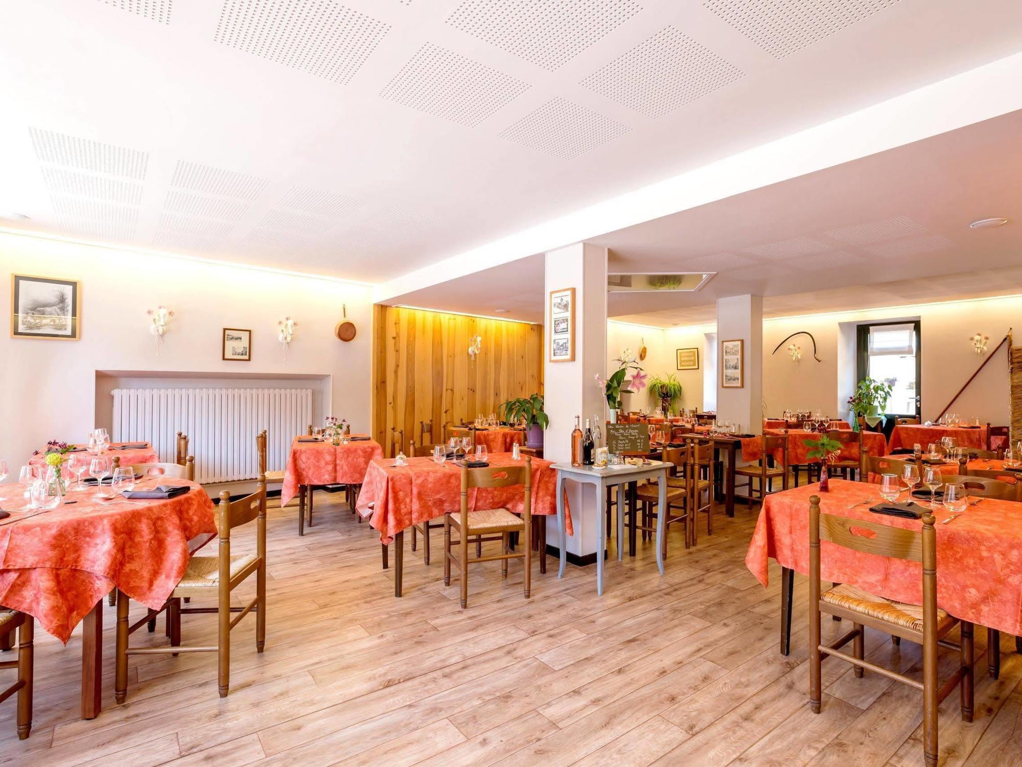 Le Barriol Hotel Saint-Julien-Chapteuil Exterior foto